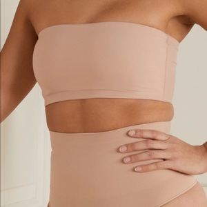 SKIMS fits everybody bandeau